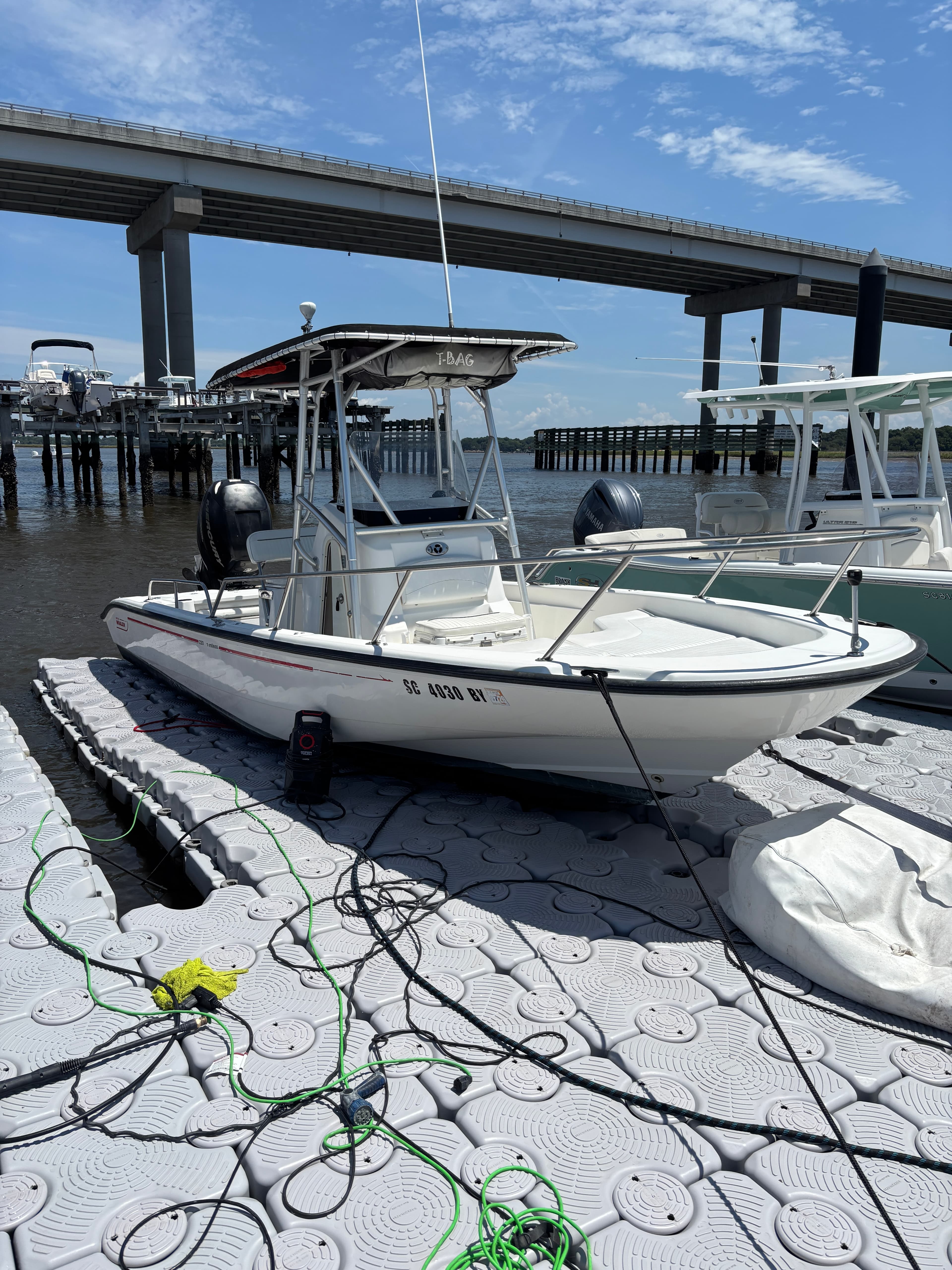 21' Boston Whaler detailing