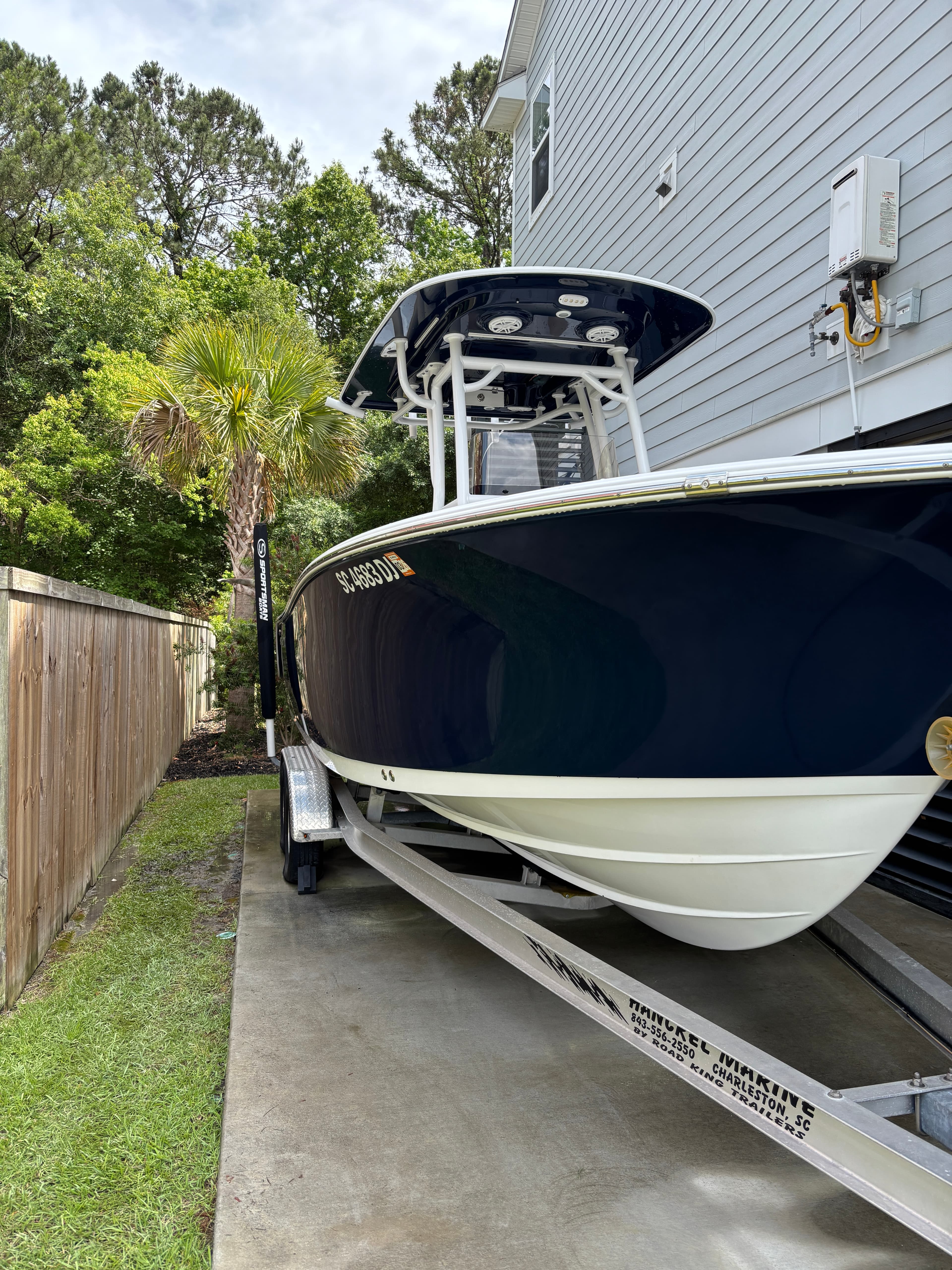 Sportsman hull detailing
