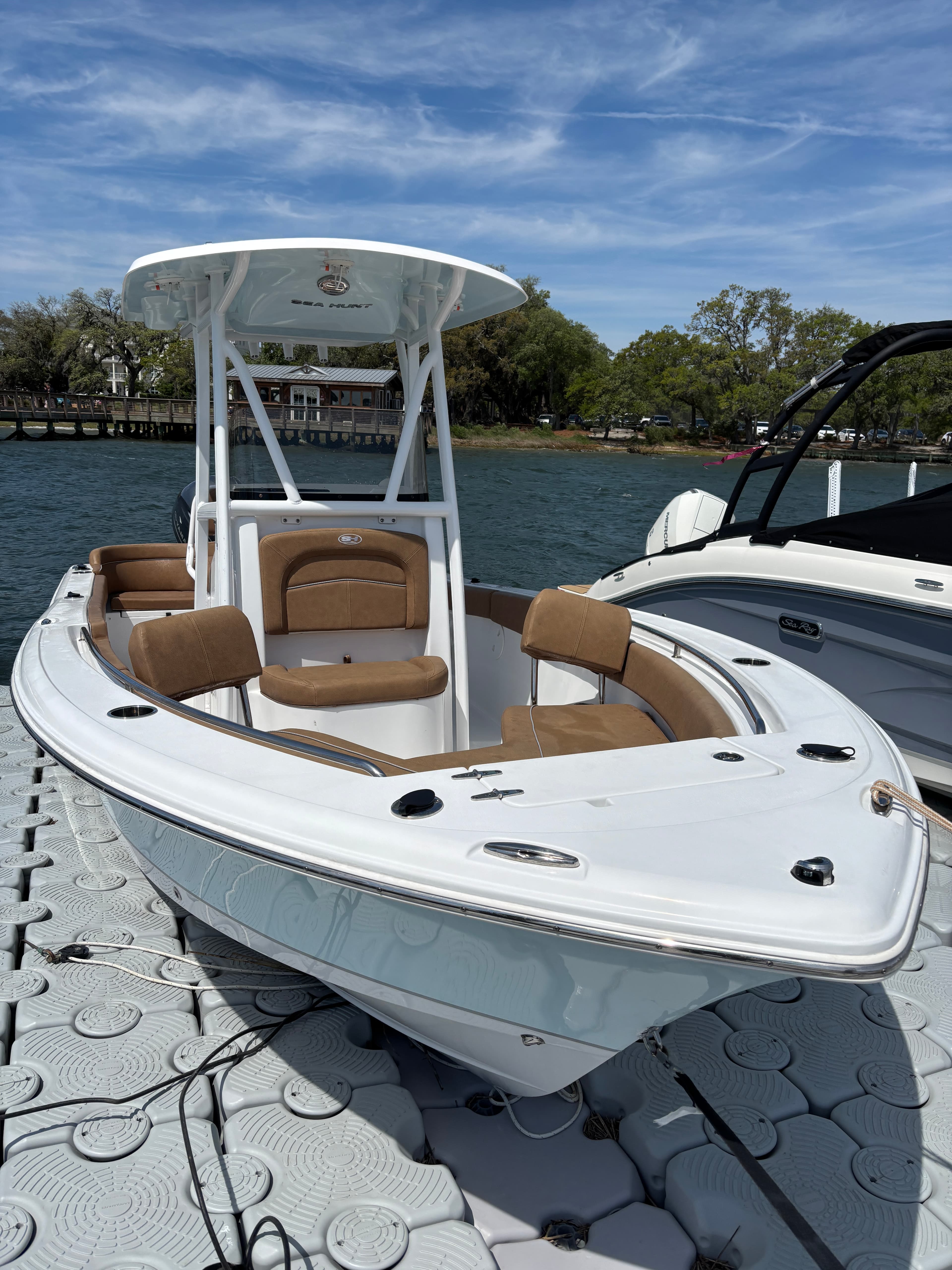 21' Sea Hunt bay boat