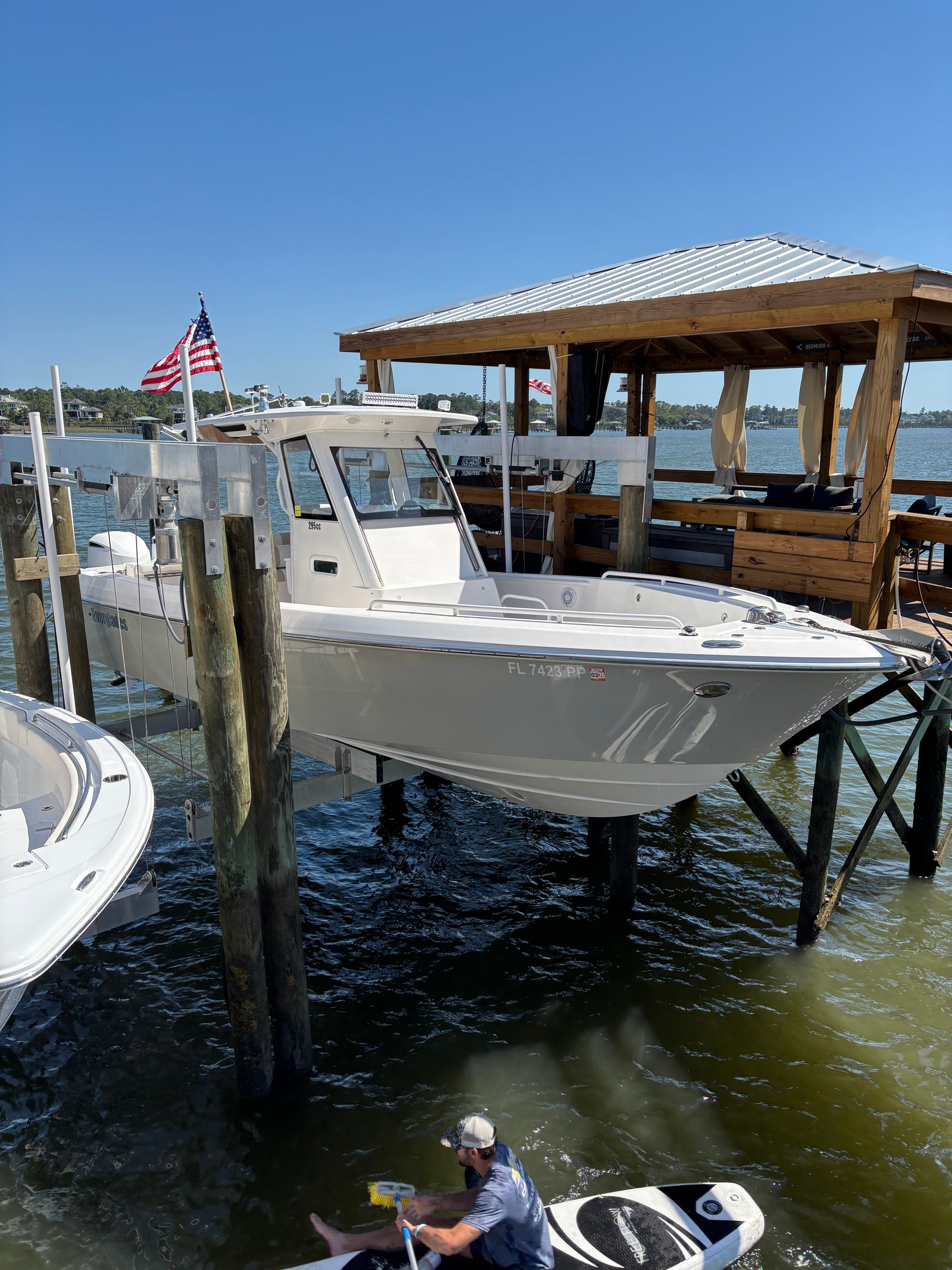 30' Everglades center console